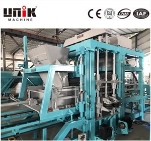 What are the characteristics of Hollow Block Automatic Machine?