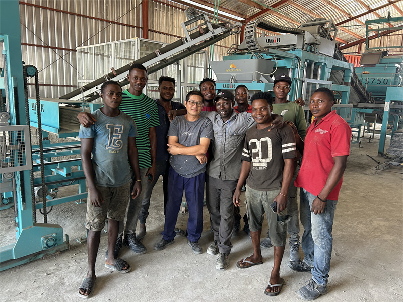 Concrete Block Moulding Machine for Sale in Nigeria: UNIK Machinery Stands Out
