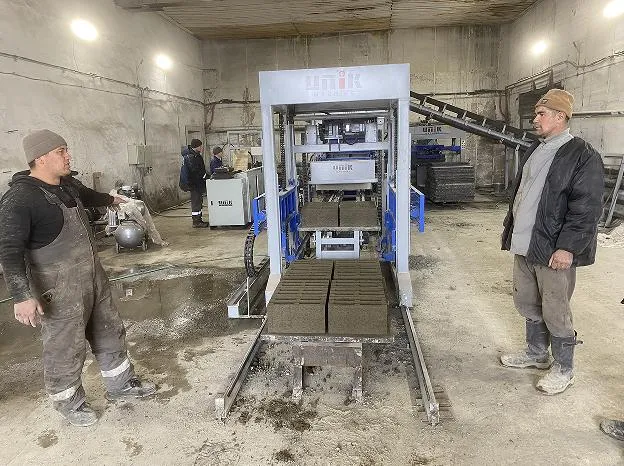 Why Is Servo Vibration Technology Key to Concrete Block Making?